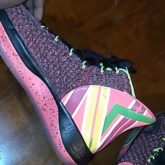 Nike shoes size 11 - Picture 3 of 3